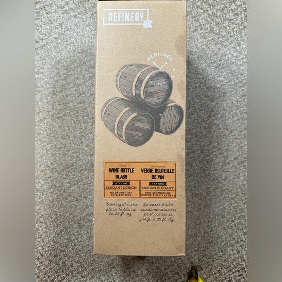 Refinery oversized Wine Bottle Glass NIB 25 oz wine glass gag novelty gift *NEW* - Picture 3 of 7